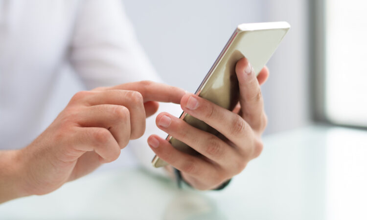 Notifications & SMS : alertez vos équipes en temps réel